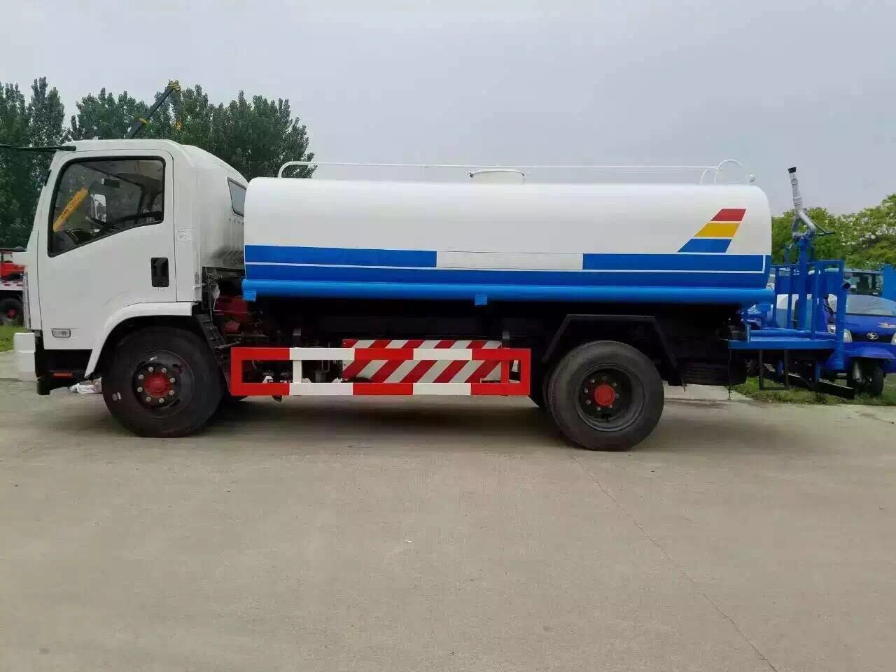 國五灑水車(chē)︱10噸天然氣灑水車(chē)圖片