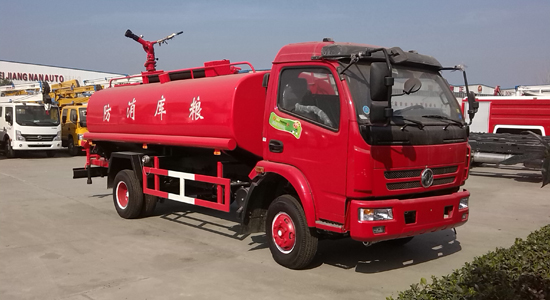 東風(fēng)多利卡灑水車(chē)︱9噸灑水車(chē)圖片