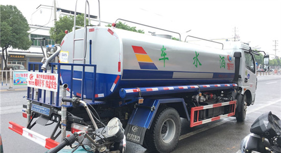 東風(fēng)多利卡灑水車(chē)︱8噸灑水車(chē)圖片