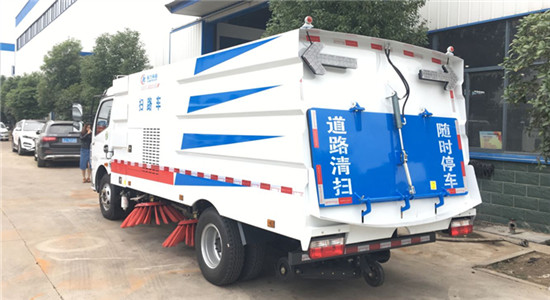 東風(fēng)大多利卡掃路車(chē)|7噸掃路車(chē)圖片