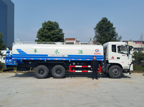 東風(fēng)后雙橋20噸灑水車(chē)圖片