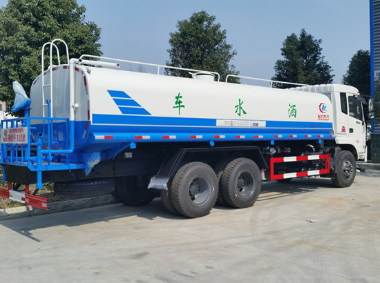 東風(fēng)后雙橋20噸灑水車(chē)圖片