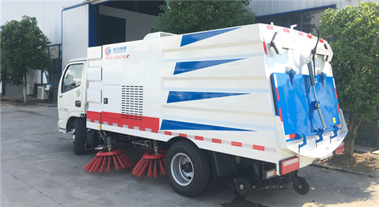 東風(fēng)小多利卡掃路車(chē)︱5噸掃路車(chē)圖片