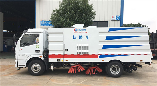 東風(fēng)多利卡掃路車(chē)︱8噸掃路車(chē)圖片