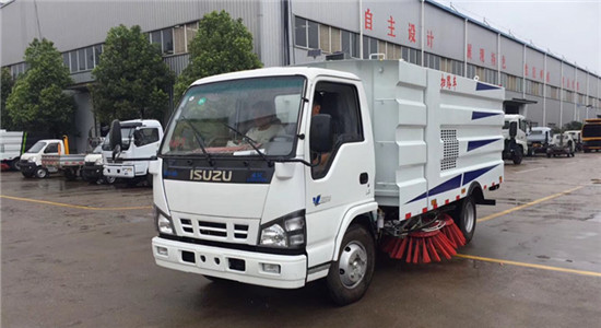 五十鈴掃路車(chē)︱5噸掃路車(chē)圖片
