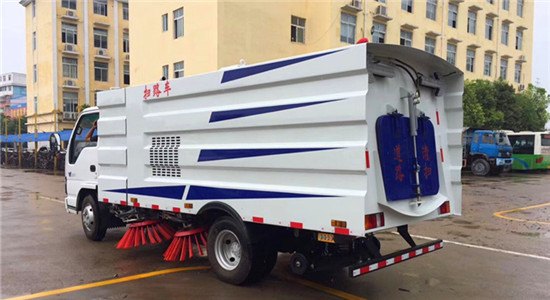 五十鈴掃路車(chē)︱5噸掃路車(chē)圖片