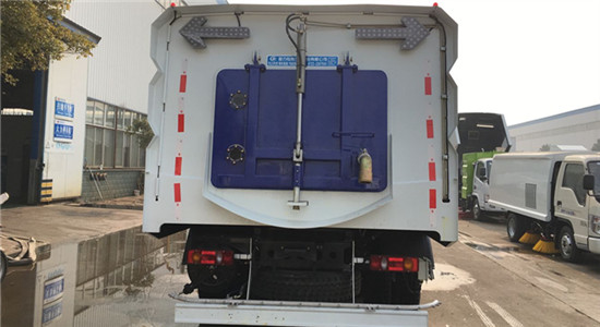 東風(fēng)天錦洗掃車(chē)︱15噸洗掃車(chē)圖片