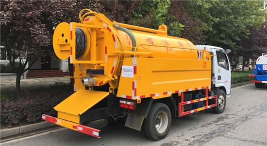 東風(fēng)清洗吸污車(chē)︱4噸清洗吸污車(chē)圖片
