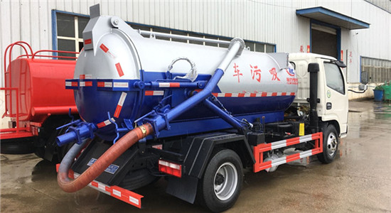 東風(fēng)小多利卡吸污車(chē)︱4噸吸污車(chē)圖片