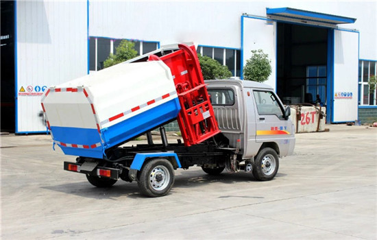 凱馬掛桶式垃圾車(chē)︱2噸掛桶式垃圾車(chē)圖片