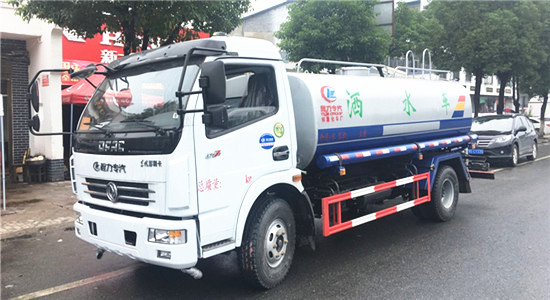 東風(fēng)多利卡灑水車(chē)︱8方灑水車(chē)圖片