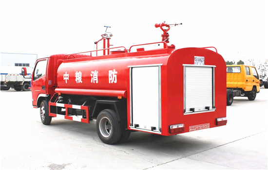 東風(fēng)消防灑水車(chē)︱5方消防灑水車(chē)圖片