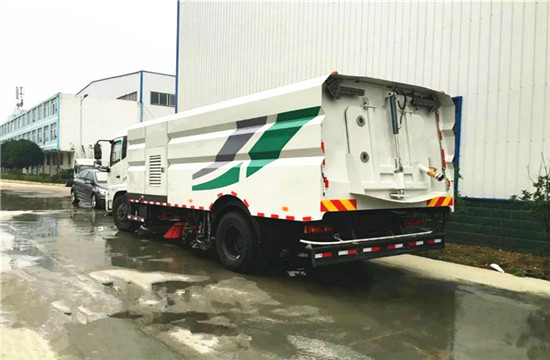 東風(fēng)天錦洗掃車(chē)|16噸洗掃車(chē)圖片