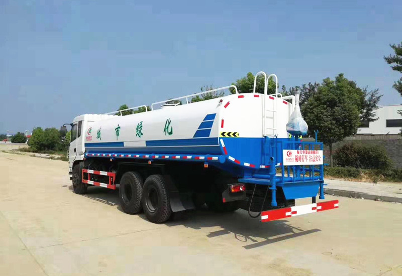 東風(fēng)后雙橋灑水車(chē)︱18噸灑水車(chē)圖片