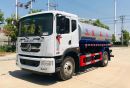 江蘇鹽城陳總訂購二輛東風(fēng)D9吸糞車已順利交付使用！