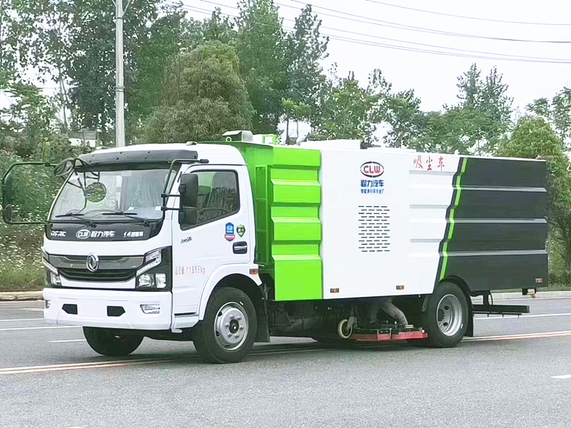東風(fēng)大多利卡8噸吸塵車(chē)