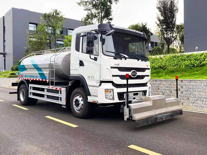 比亞迪10噸純電動(dòng)路面清洗車(chē)