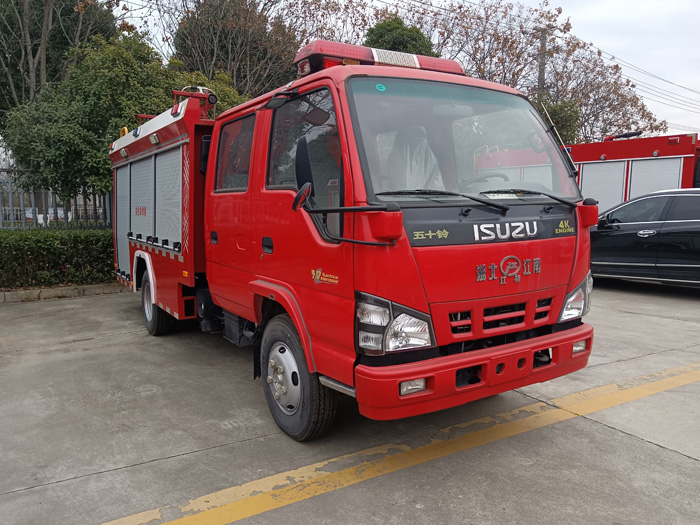 5噸消防灑水車(chē)廠(chǎng)家_消防中隊消防車(chē)_1.5-3.5噸水罐消防車(chē)現車(chē)價(jià)格