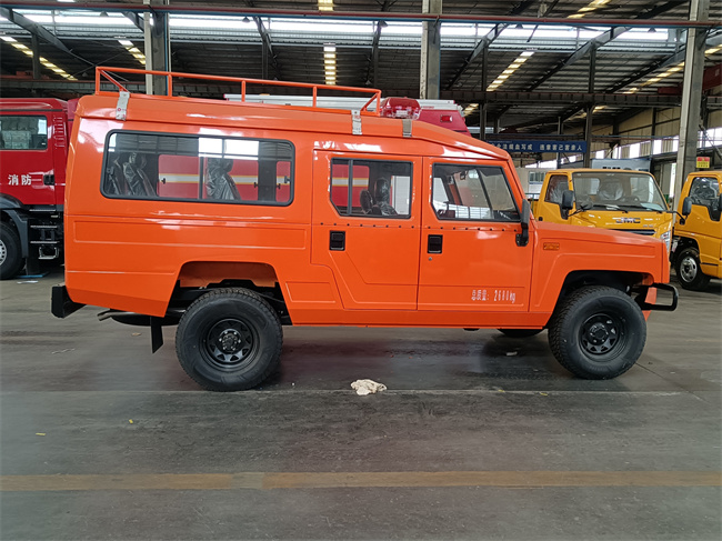 小型皮卡器材消防車(chē)_2噸四驅越野消防灑水車(chē)_河北山西_北汽四驅越野消防裝備車(chē)_北汽吉普四驅森林防火巡邏車(chē)