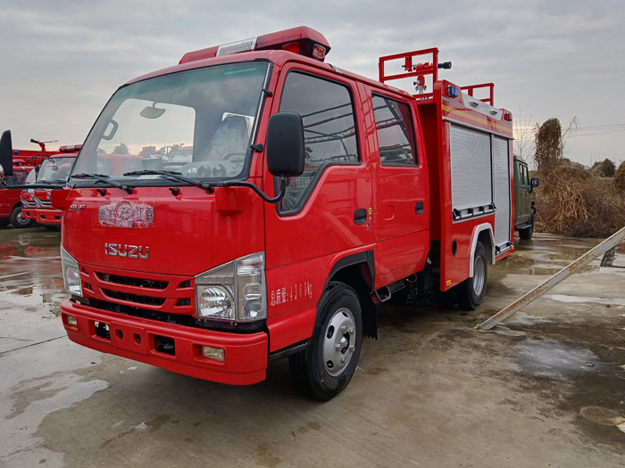 5噸消防灑水車(chē)多少錢(qián)_物業(yè)工廠(chǎng)小區消防車(chē)_1.5-3.5噸水罐消防車(chē)現車(chē)價(jià)格