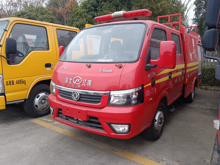 5噸消防灑水車(chē)價(jià)格_糧庫重點(diǎn)防火單位消防車(chē)_1.5-3.5噸水罐消防車(chē)現車(chē)價(jià)格