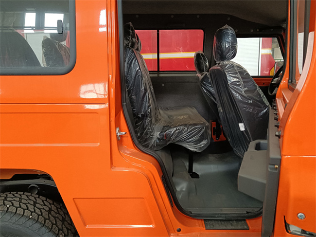 四驅越野指揮車(chē)_湖北湖南_越野供水車(chē)</p><p style=