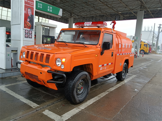 森林巡邏消防車(chē)_越野消防灑水車(chē)_江西山東_小型雙排座北汽四驅5人座消防供水車(chē)