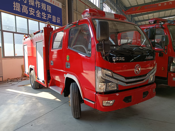 5噸消防灑水車(chē)多少錢(qián)_消防中隊消防車(chē)_1.5-3.5噸水罐消防車(chē)現車(chē)價(jià)格