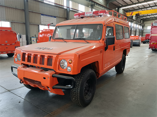森林巡邏消防車(chē)_越野消防灑水車(chē)_廣西海南_四驅越野指揮車(chē)_北汽四驅越野吉普消防裝備車(chē)