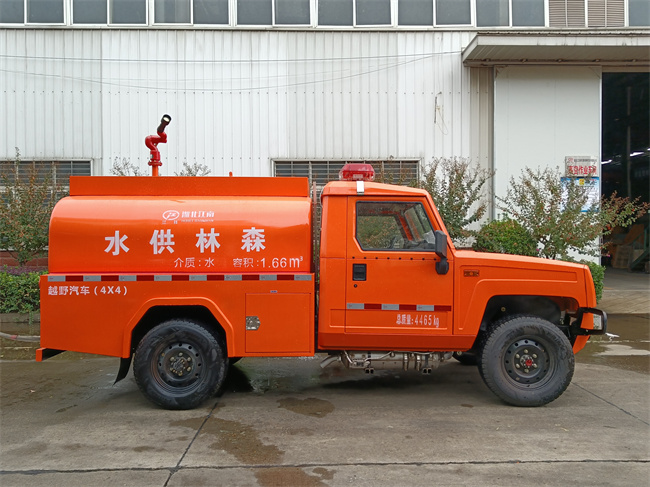 小型皮卡器材消防車(chē)_2噸四驅越野消防灑水車(chē)_河北山西_北汽四驅越野消防裝備車(chē)北汽勇士四驅森林防火指揮車(chē)