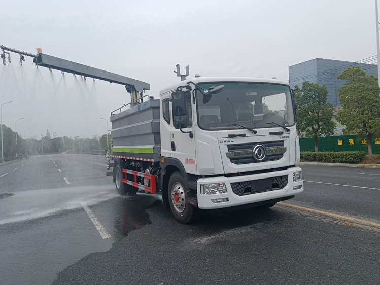 東風(fēng)D9旋轉伸縮臂鐵路抑塵車(chē)-程力12方煤炭運輸降塵_榆林12方抑塵灑水車(chē)_霧化感應噴淋車(chē)_煤炭降塵車(chē)