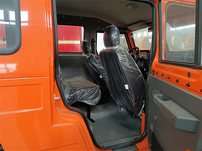 森林巡邏消防車(chē)_越野消防灑水車(chē)_廣西海南_四驅越野指揮車(chē)_北汽四驅越野吉普消防裝備車(chē)
