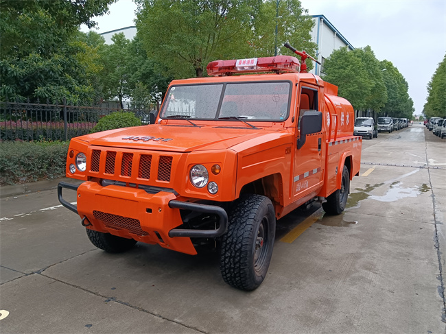小型皮卡器材消防車(chē)_2噸四驅越野消防灑水車(chē)_貴州云南_四驅2噸消防車(chē)_四驅越野消防車(chē)