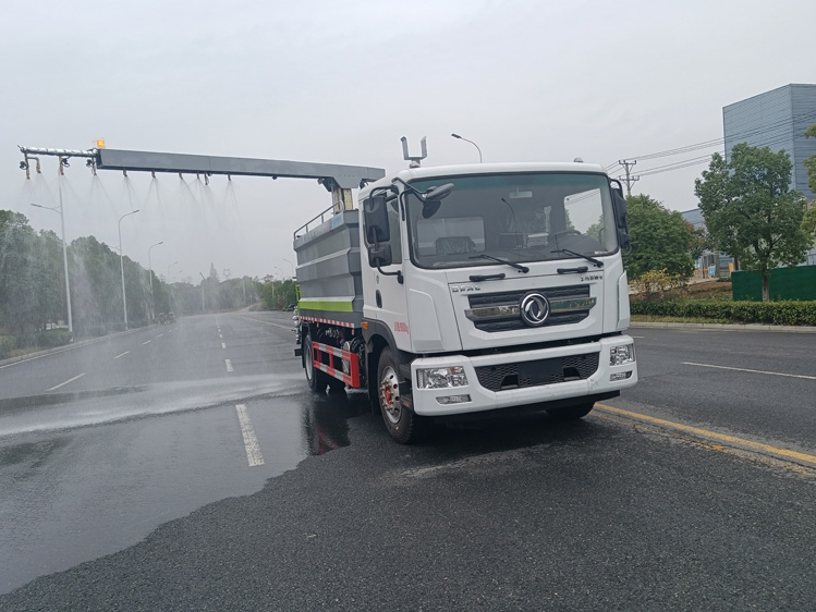 東風(fēng)D9旋轉伸縮臂鐵路抑塵車(chē)-程力12方煤炭運輸降塵_榆林12方抑塵灑水車(chē)_霧化感應噴淋車(chē)_煤炭降塵車(chē)