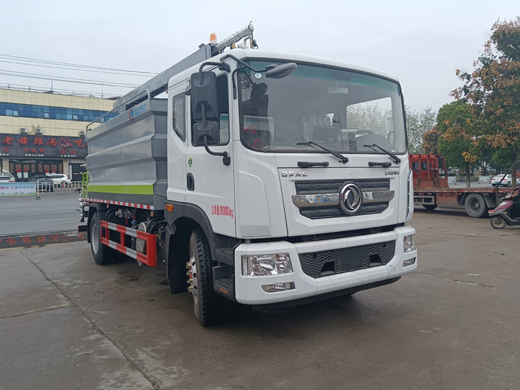 東風(fēng)D9自動(dòng)噴淋鐵路抑塵車(chē)-12噸自動(dòng)感應噴灑_大同煤場(chǎng)抑塵灑水車(chē)_運煤抑塵劑固化劑噴灑