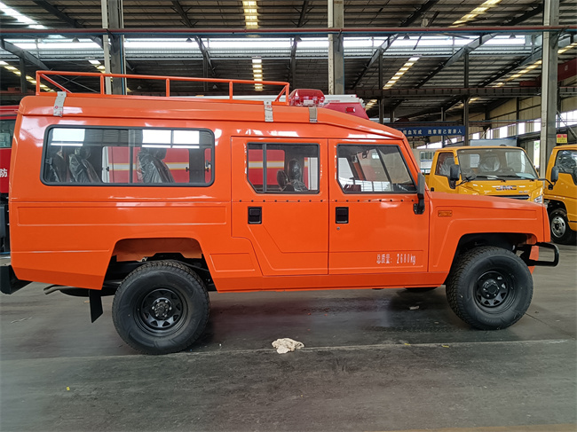 小型皮卡器材消防車(chē)_2噸四驅越野消防灑水車(chē)_貴州云南_四驅2噸消防車(chē)_四驅越野消防車(chē)