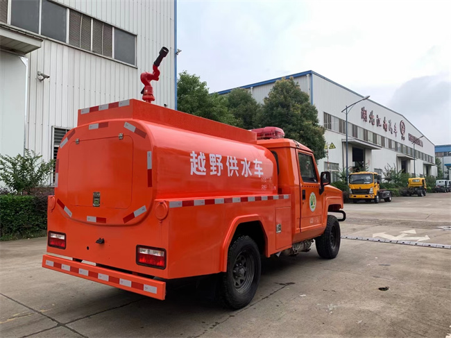 森林巡邏消防車(chē)_越野消防灑水車(chē)_內蒙古遼寧_山區林場(chǎng)草原消防救火車(chē)_北汽勇士四驅森林防火指揮車(chē)
