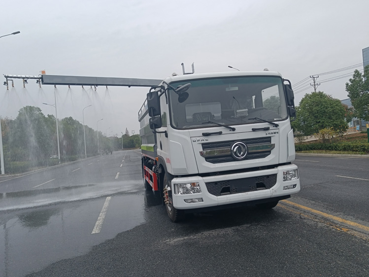 東風(fēng)D9免稅的鐵路抑塵車(chē)--12噸降塵灑水車(chē)_太原鐵路裝卸煤炭防塵車(chē)_煤炭固化劑噴淋車(chē)