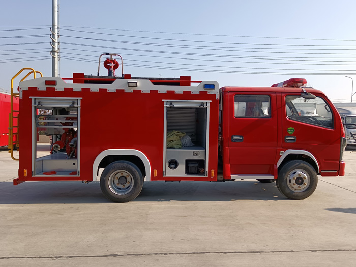 5噸消防灑水車(chē)價(jià)格_民用小型消防車(chē)_1.5-3.5噸水罐消防車(chē)現車(chē)價(jià)格