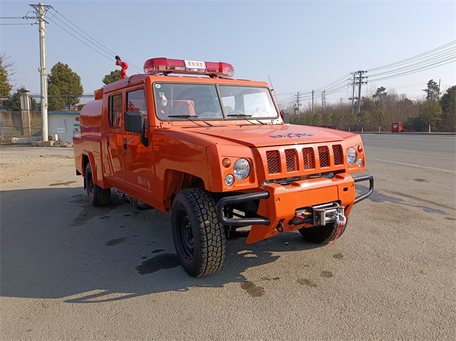 森林巡邏消防車(chē)_越野消防灑水車(chē)_陜西_四驅森林消防車(chē)_越野四驅運兵突擊消防車(chē)