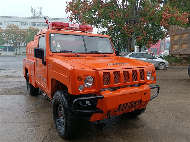 森林防火指揮車(chē)_2噸四驅消防灑水車(chē)_江蘇浙江_森林消防供水車(chē)_北汽四驅2噸森林消防車(chē)