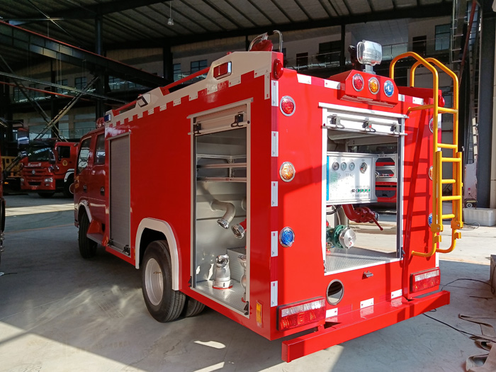 5噸消防灑水車(chē)_民用小型消防車(chē)_1.5-3.5噸水罐消防車(chē)現車(chē)價(jià)格