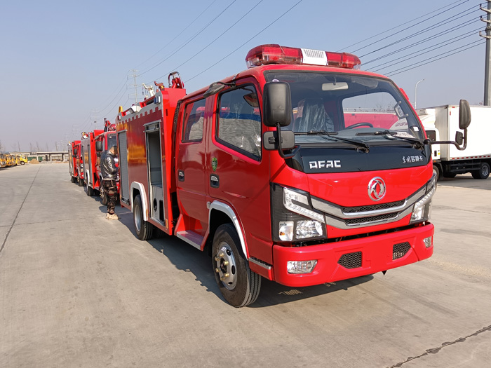 5噸消防灑水車(chē)_民用小型消防車(chē)_1.5-3.5噸水罐消防車(chē)現車(chē)價(jià)格