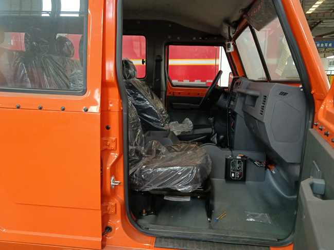 森林防火指揮車(chē)_2噸四驅消防灑水車(chē)_甘肅青海_四驅消防供水車(chē)北汽吉普四驅森林防火巡邏車(chē)