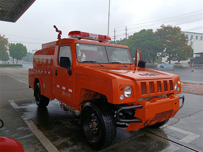 森林防火指揮車(chē)_2噸四驅消防灑水車(chē)_甘肅青海_四驅消防供水車(chē)北汽吉普四驅森林防火巡邏車(chē)