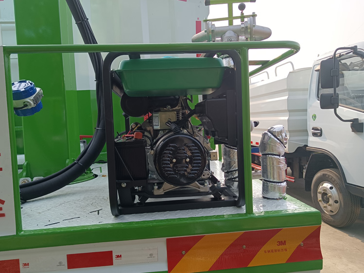 東風(fēng)D9自動(dòng)噴淋鐵路抑塵車(chē)-12噸自動(dòng)感應噴灑_大同煤場(chǎng)抑塵灑水車(chē)_運煤抑塵劑固化劑噴灑