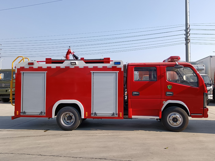 5噸消防灑水車(chē)_物業(yè)工廠(chǎng)小區消防車(chē)_2.5-5噸泡沫消防車(chē)現車(chē)報價(jià)