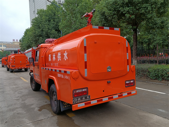 森林防火指揮車(chē)_2噸四驅消防灑水車(chē)_江蘇浙江_森林消防供水車(chē)_北汽四驅2噸森林消防車(chē)