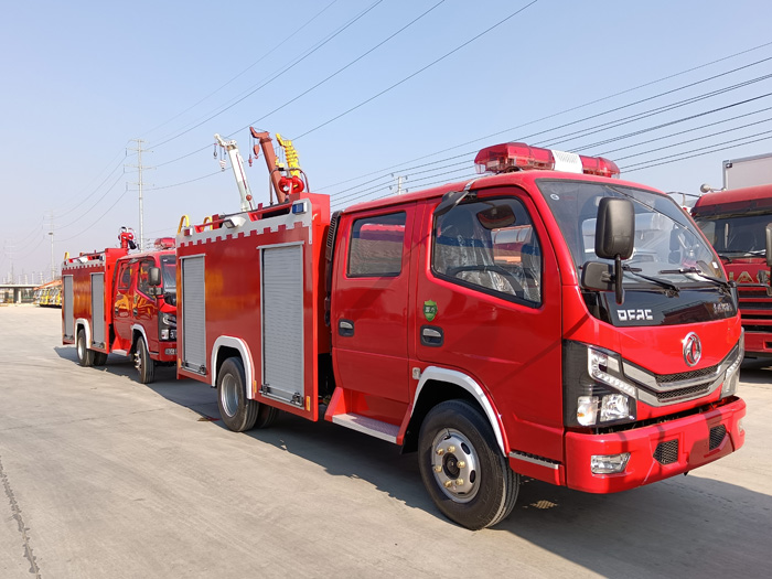 5噸消防灑水車(chē)價(jià)格_糧庫重點(diǎn)防火單位消防車(chē)_1.5-3.5噸水罐消防車(chē)現車(chē)價(jià)格