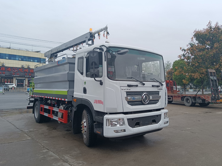 東風(fēng)D9免稅的鐵路抑塵車(chē)--12噸降塵灑水車(chē)_忻州煤炭抑塵降霾車(chē)-鐵道煤炭抑塵劑噴灑車(chē)